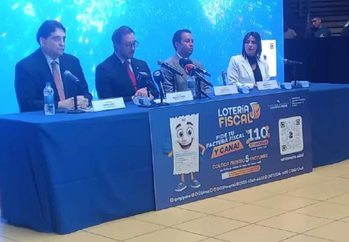 Los centros comerciales serán los lugares donde se colocarán las urnas para depositar los sobres.  Foto: Francisco Paz