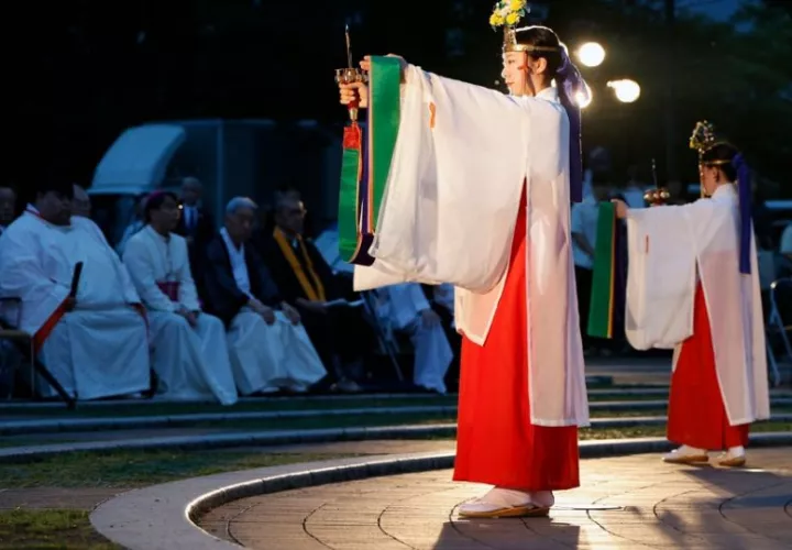 Ceremonia en memoria de las víctimas de la bomba atómica en el Parque Hypocenter en Nagasaki. Foto: EFE