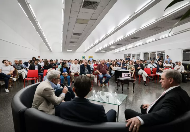 Faarup compartió los avances del proyecto con  la Sociedad Panameña de Ingenieros y Arquitectos. Foto: Cortesía