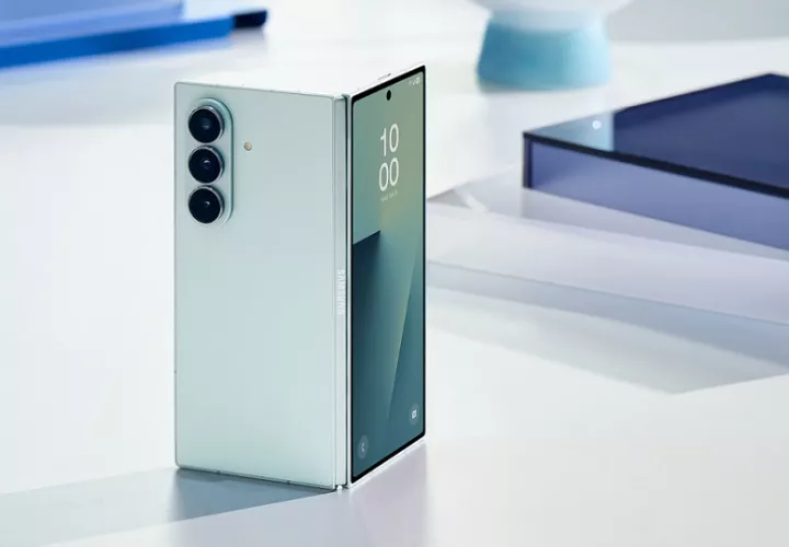 El Galaxy Z Fold7 se luce en condiciones de poca luz. 