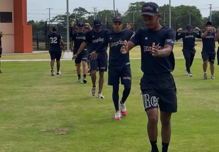 Jugadores de Panamá U18 en los entrenamientos. Foto: Fedebeis