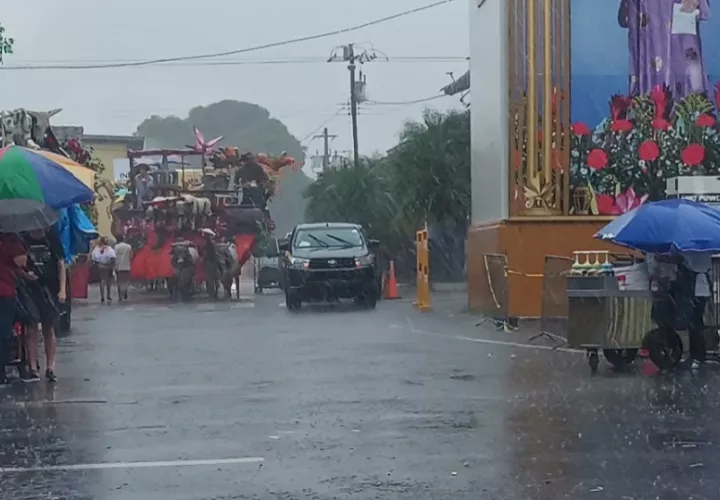 Los santiagueños tuvieron mucha lluvia y el recuerdo de una excelente fiesta patronal que fue todo un éxito tras rescatar las viejas tradiciones. Foto. Melquíades Vásquez
