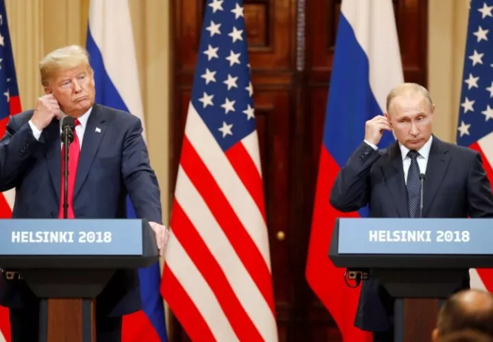 El presidente estadounidense, Donald J. Trump (i), y su homólogo ruso, Vladimir Putin. Foto: EFE