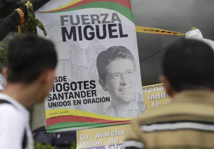  Uribe Turbay, de 39 años y miembro del partido de derecha Centro Democrático, recibió dos disparos en la cabeza. Foto: EFE