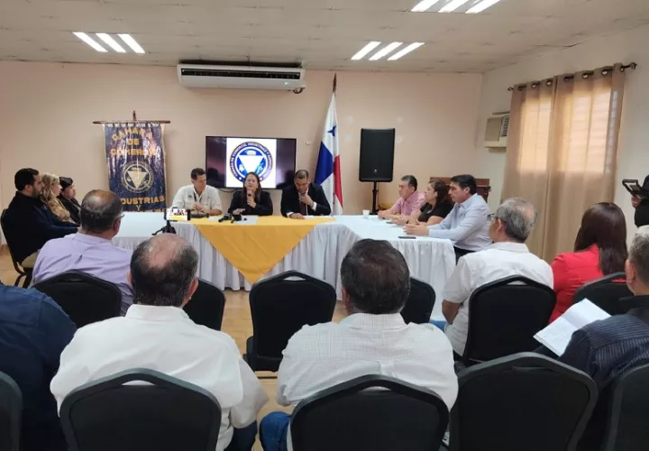 El Área Económica Especial de Aguadulce se desarrollaría sobre una extensión de 1,758 hectáreas entre El Gallo y El Salado de Aguadulce. 