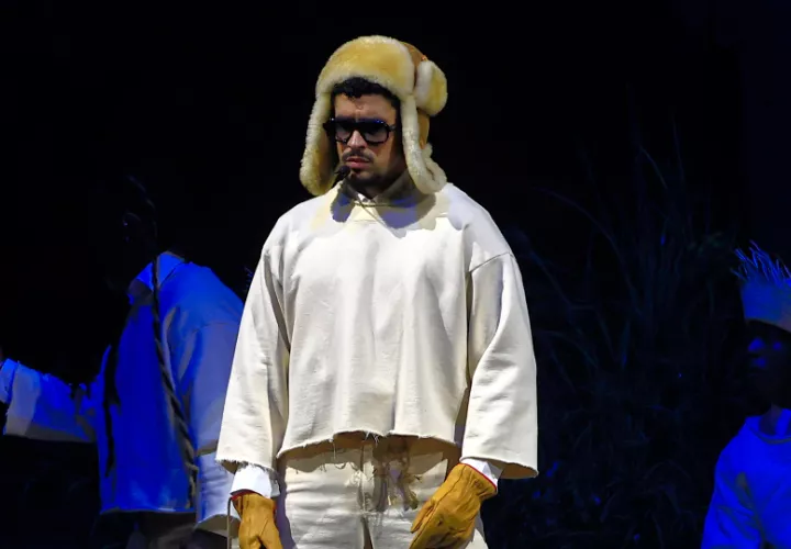 El artista puertorriqueño Bad Bunny cantando, en San Juan (Puerto Rico). Foto: EFE / Thais Llorca