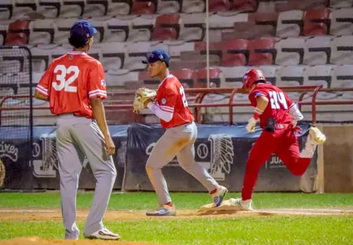 Panamá enfrenta este lunes a Costa Rica. Foto Fedebeis