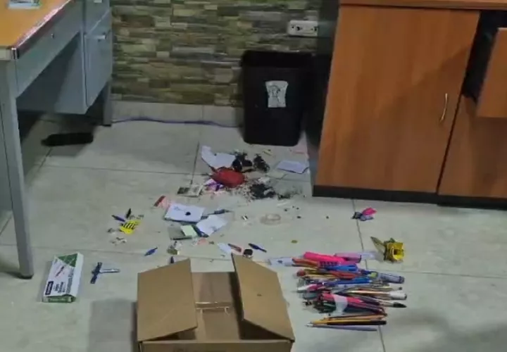 Las autoridades han iniciado las investigaciones de este caso de robo en contra de este centro educativo en la provincia de Colón. Foto.. Cortesía