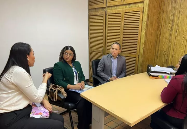 Abordaron temas claves como la importancia de la implementación de la facturación electrónica por parte de las empresas registradas en el sistema especial. Foto. Cortesía