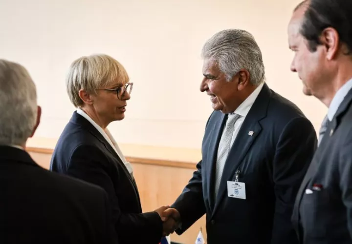 La presidenta de Eslovenia, Natasa Pirc, junto al presidente de Panamá, José Raúl Mulino. Foto: Cortesía