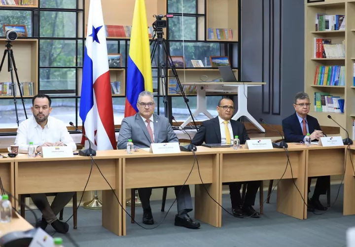Ministros y autoridades panameñas y colombianas