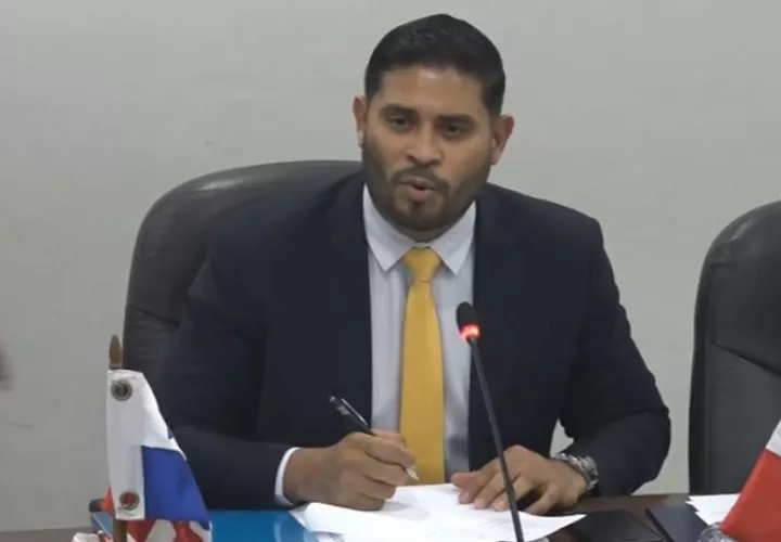 El diputado independiente Jhonathan Vega.