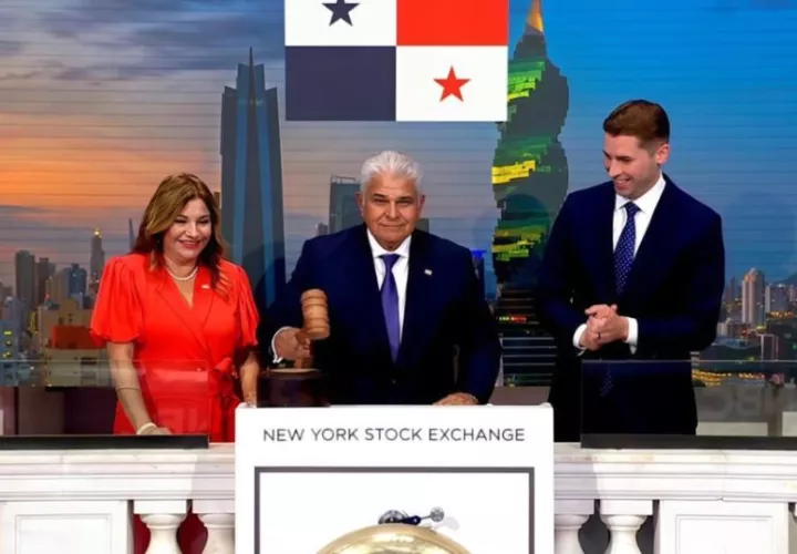 El presidente José Raúl Mulino (c), junto a la primera dama de Panamá Maricel Cohen de Mulino, en Nueva York (Estados Unidos). Foto: EFE