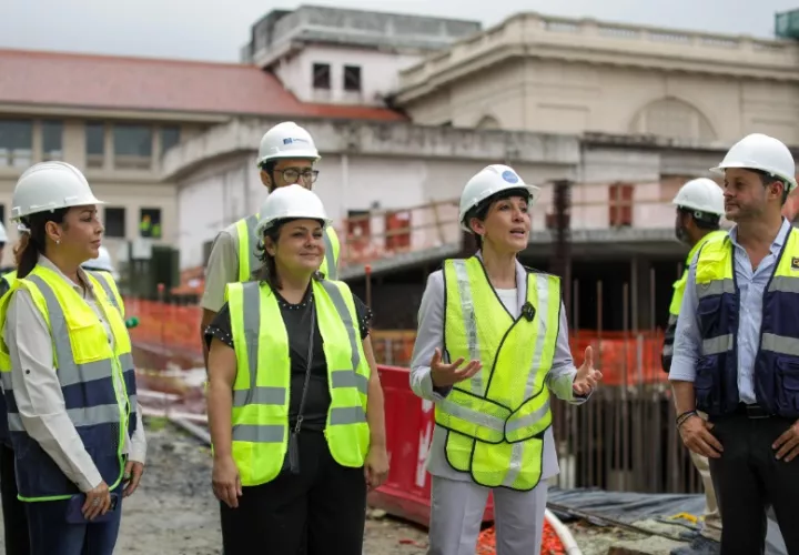 Arianne Benedetti (viceministra de Cultura) y María Eugenia Herrera (ministra de Cultura). Foto: Ministerio de Cultura