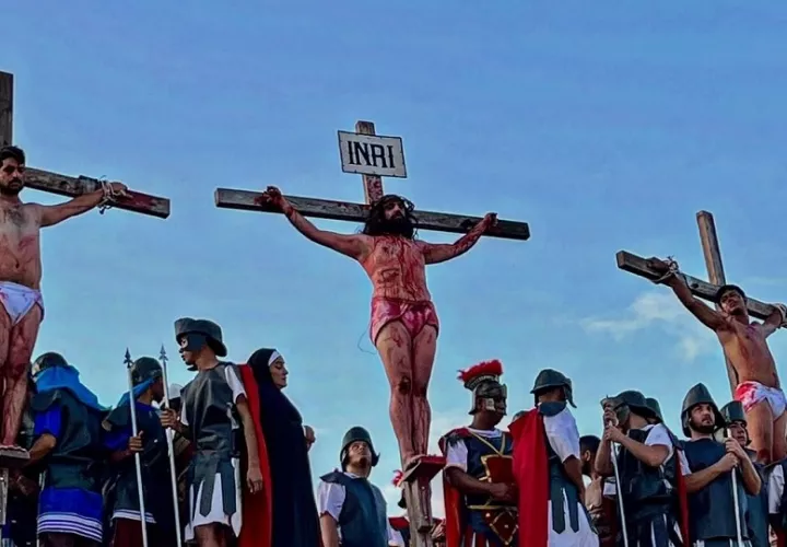 La Semana Santa Viviente de Pesé tiene sus raíces en 1954, cuando el sacerdote José Luis Angulo, párroco de la comunidad, impulsó a los fieles a escenificar los pasajes de la pasión, muerte y resurrección de Jesucristo. Foto. Thays Domínguez