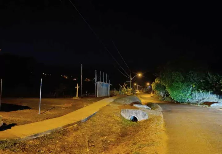La luz eléctrica llegó a comunidades apartadas. Foto Cortesía