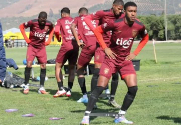 Jugadores de la Sub-20 durante los entrenamientos. Foto: Fepafut