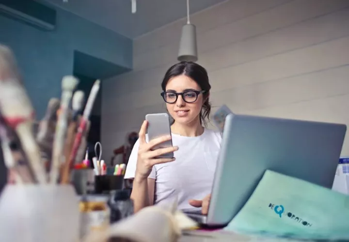 Los especialistas en recursos humanos afirma que monitorea las redes sociales de sus talentos. Foto: Pexels