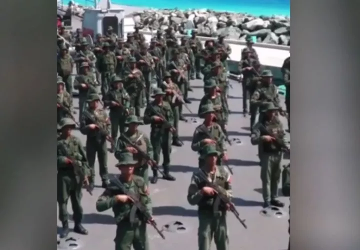 Maniobra militar en la isla de La Orchila.