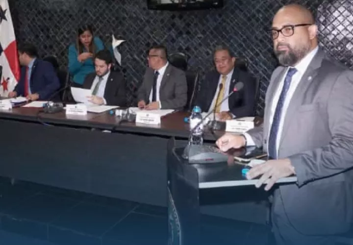La iniciativa fue presentada por el diputado suplente Benicio Robinson. Foto: Cortesía