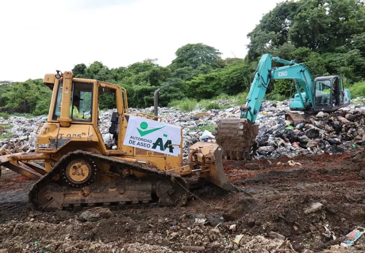 La recolección de basura en la capital está a cargo de la Autoridad de Aseo, que administra los vertederos a nivei nacional. Foto Cortesía