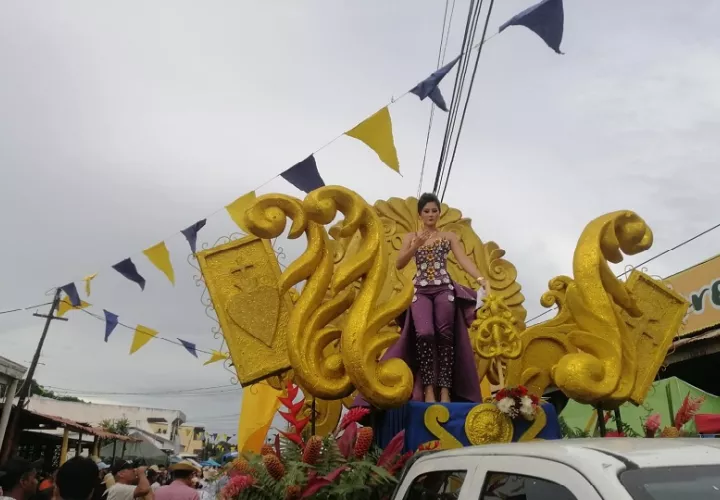 Para los chitreanos, más allá del folclore, las festividades de octubre representan un importante impulso económico. Foto. Thays Domínguez