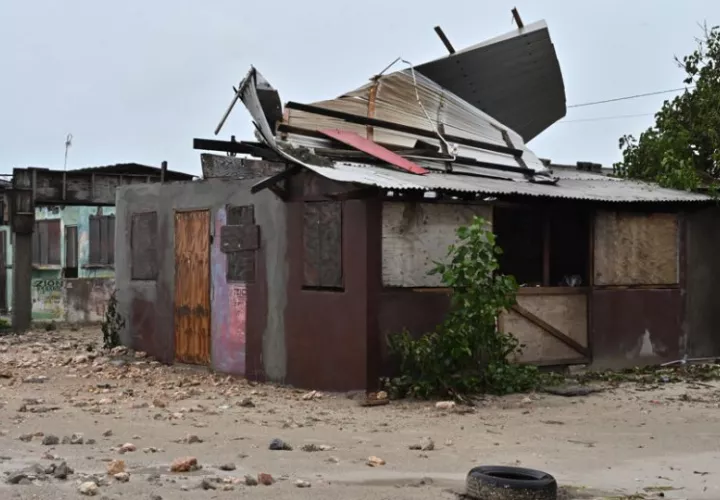 Casa dañada por el huracán Melissa en Portmore (Jamaica). Foto: EFE