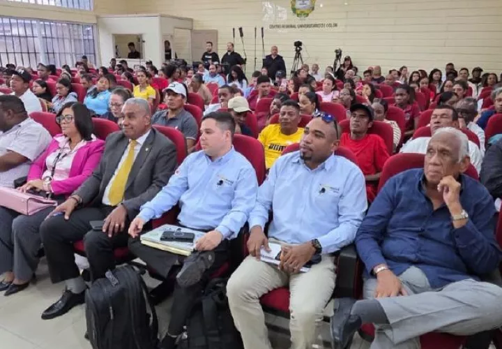 Mineros y voces críticas coinciden en la necesidad urgente de generar empleo en esta provincia. 