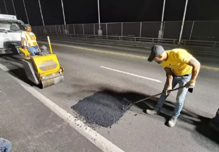 Se realizarán trabajos de reparación de la rodadura de losa en esta importante estructura vial. Foto. Cortesía MOP