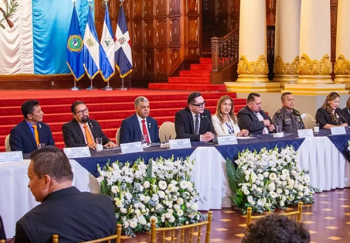 Directiva del Parlamento Centroamericano, que tiene su sede en Ciudad de Guatemala. Foto: Cortesía