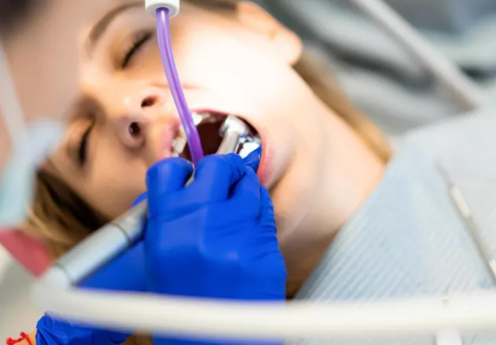 Limpieza dental. Foto:  Ilustrativa / Freepik