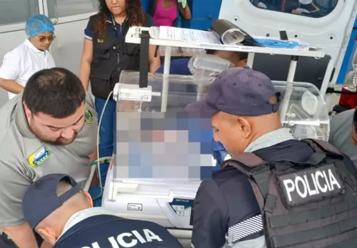 Unidades de la policía rescataron a la bebé. Foto: Cortesía