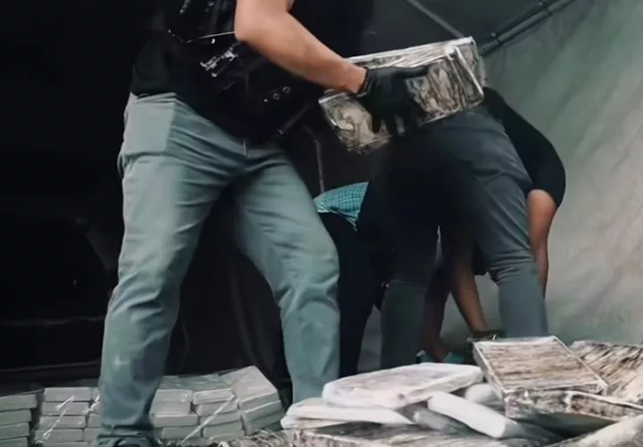 Los detenidos pasaron a manos de la Fiscalía de Drogas en la capital. Foto: Diómedes Sánchez 