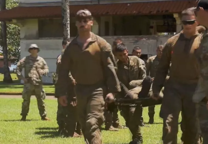 Fuerzas terrestres de Estados Unidos realizan entrenamientos en la selva de Panamá. 