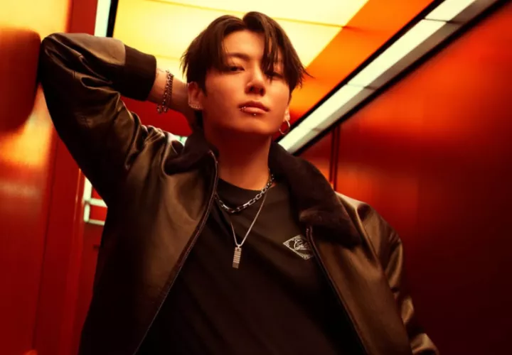 Jungkook para la colección ‘Holiday 2025’. Foto: Instagram / @calvinklein