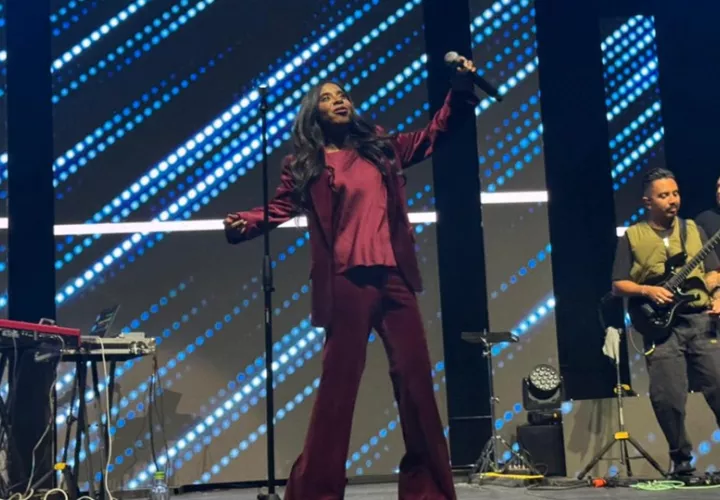 Goodman comenzó con canciones suaves de adoración. Foto: Grupo Epasa