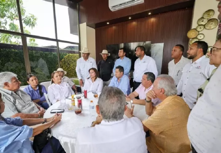 Sellevó a cabo una reunión con las autoridades locales de la provincia de Coclé. Foto. Cortesía