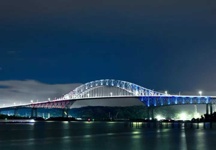 Iluminación del Puente de Las Américas. Foto: Cortesía