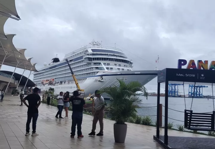 Los turistas pueden aprovechar el Sistema Colón Puerto Libre, que está exento del 7%. Foto. Diómedes Sánchez