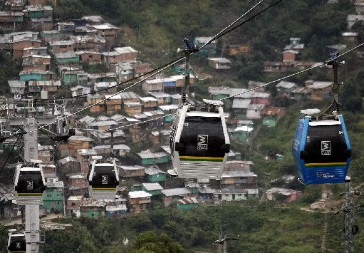 El teleférico contará con seis estaciones entre los sectores de Balboa (Panamá) y Torrijos Carter (San Miguelito). Foto: Archivo