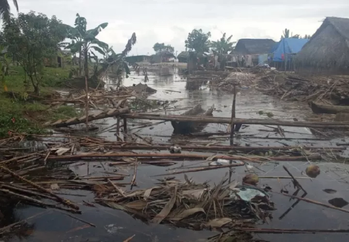 La comunidad indígena Guna de Ukupa, en Panamá, durante una inundación en diciembre de 2024. Human Right Watch / Emigdio Morris