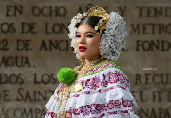 Yaneth Marín en el Casco Antiguo. Foto: Instagram / @edelgadostudio 