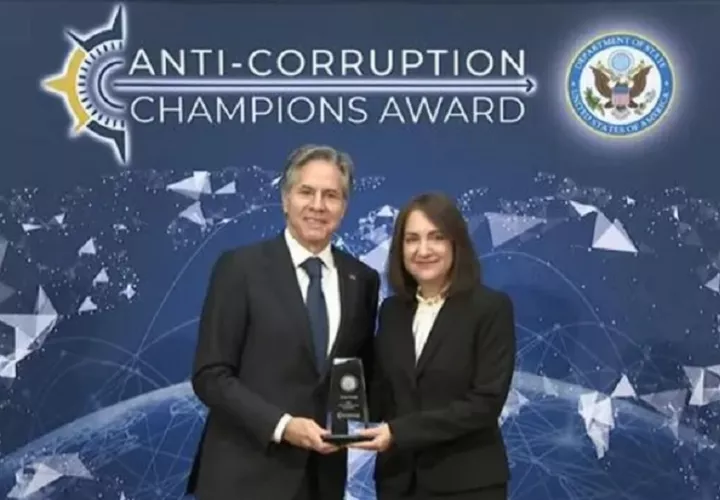 El embajador Cabrera señaló que este premio a Planells "se convierte en deshonra".