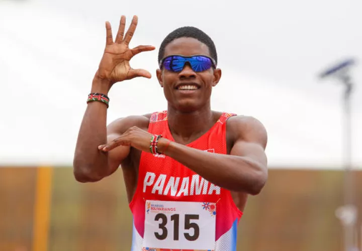 Chamar Chambers se llevó la medalla de oro en los 800 metros planos. Foto: EFE