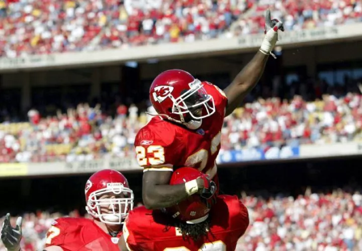 Kansas City Chiefs espera trasladar sus triunfos en la NFLen el estadio que esperan estrenar en 2031. Foto: EFE