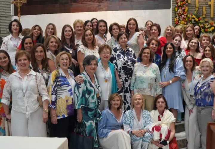 Grupo de Damas Guadalupanas en la Iglesia de Nuestra Señora de Guadalupe. Foto: Cortesía