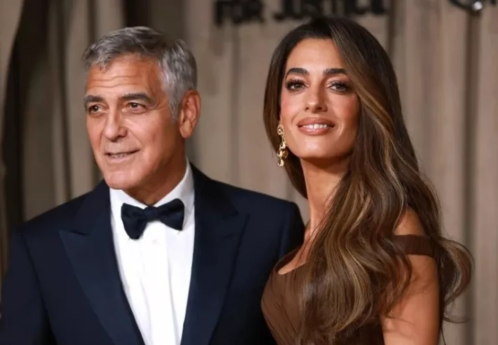 George Clooney junto a su mujer Amal Clooney. Foto: EFE / EPA / Neil Hall
