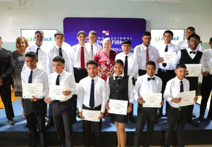 Graduación de los estudiantes. Foto: Cortesía
