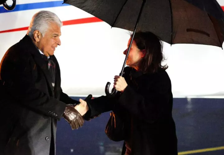 El presidente José Raúl Mulino a su llegada a Oslo. Foto: Cortesía