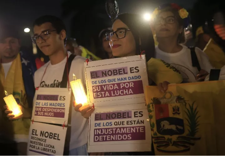 Decenas de venezolanos se sumaron en Panamá a las marchas globales "por la paz y la libertad". Foto: EFE